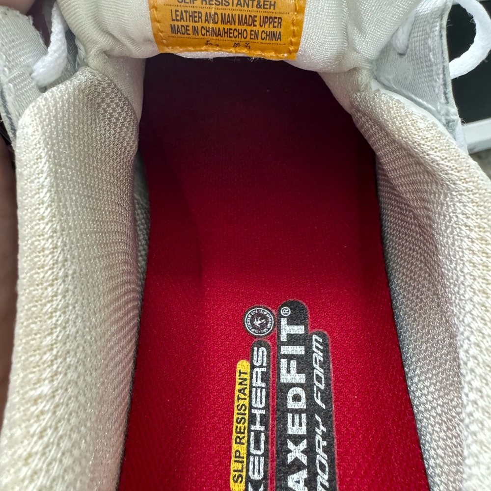 Skechers Sneakers - Picture 3 of 3